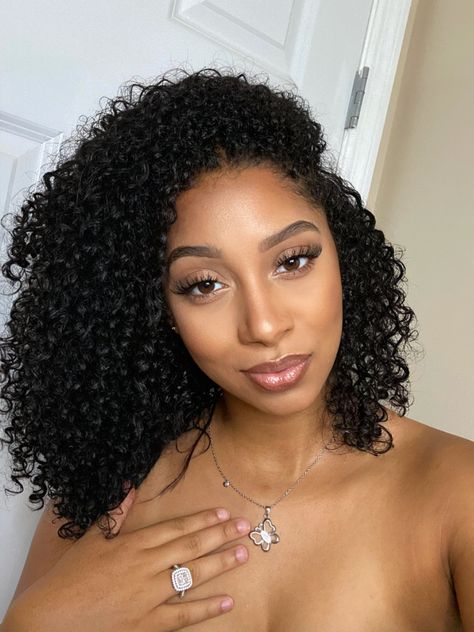 #shaywilliams Black Women Curly Hair, Curly Afro Hair, Curls For The Girls, Type 4 Hair, Long Curly Wig, Caramel Hair, Girls Natural Hairstyles, Healthy Natural Hair, Natural Curls Hairstyles