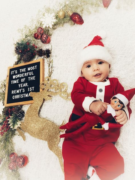 One Month Christmas Pictures, Christmas Half Birthday Pictures, Christmas Baby Photoshoot Ideas 3 Months, December Baby Month Picture, Monthly Milestone Pictures Holiday, Baby Christmas Photoshoot, Lily Pictures, Baby Surprise Announcement, Half Birthday Cakes