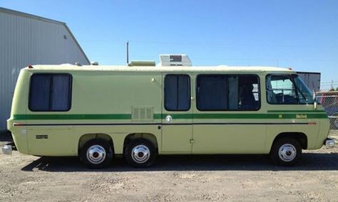 1970's RV Luxury. Actually based on the Toronado/El Dorado FWD platform which was a stroke of brilliance. Complete with green shag carpet! Gmc Motorhome For Sale, Cool Rvs, Subcompact Cars, Gmc Motorhome, Trailer Wiring, Classic Campers, Old Campers, Vintage Rv, Motor Homes