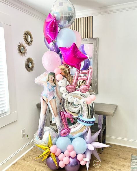 Taylor Swift balloon bouquet! 🎵🎼🎶🤗🩵💜🩵💜🩵 Taylor Swift Balloon Bouquet, Taylor Swift Balloon Garland, Taylor Swift Balloons, Swift Party, Taylor Swift Party, Taylor Swift Birthday, Christmas Bundle, Balloon Bouquet, 10th Birthday