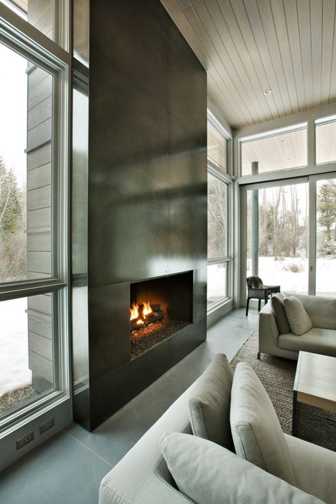 Fireplace in steel with an acid wash and lacquer - Designed by Kaegebein Fine Homebuilding - Capitol Creek Road, Snowmass, Colorado. Industri Modern, Gorgeous Fireplaces, Concrete Fireplace, 카페 인테리어 디자인, Home Fireplace, Modern Fireplace, Fireplace Tile, Fireplace Design, A Living Room