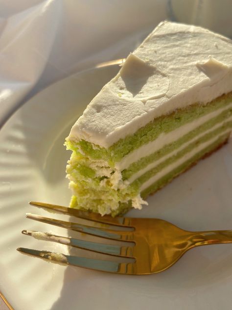 Pastel Lime Green Aesthetic, Key Lime Pie Aesthetic, Lime Aesthetic, Bach Themes, Green Dessert, Aesthetic Dessert, Green Breakfast, Matcha Aesthetic, Lime Tart