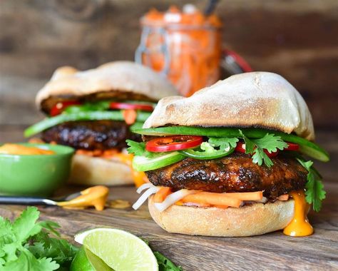 Banh Mi Inspired Pork Burgers Recipe | Ontario Pork Bahn Mi Pork, Bahn Mi Burger, Banh Mi Pork, Bahn Mi Sandwich, Pork Burgers Recipes, Pork Patties, Bread Photography, Recipes Sandwiches, Bahn Mi