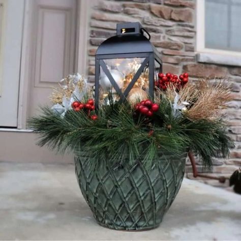 Diy Christmas Planters Front Porches, Front Porch Urns, Christmas Planters Outside Front Porches, Diy Christmas Urns, Christmas Planters Diy, Evergreen Arrangements, Xmas Arrangements, Winter Urns, Porch Urns