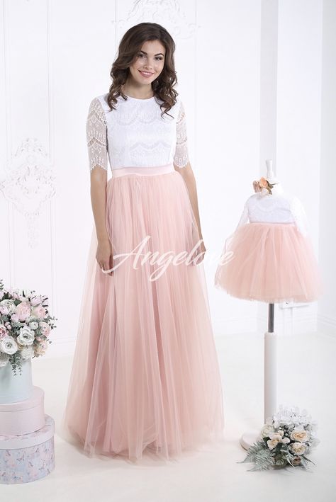 Mother Daughter Dresses Matching Birthday, Dresses For Mom And Daughter, Dresses For Mothers, Mommy Daughter Dresses, Mom Daughter Matching Dresses, Birthday Frocks, Daughter Dress, Indian Bridesmaid Dresses, Mothers And Daughters