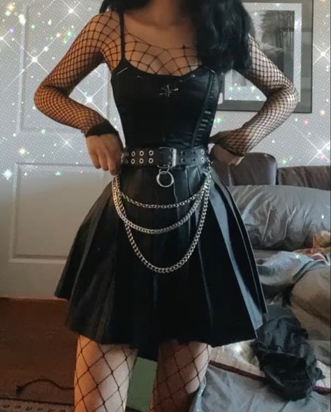 Goth Outfits Women Skirts, Black Emo Dress Outfit, Hot Alt Outfits Aesthetic, Fishnets Outfit Dress, Goth Asethic Outfits, Goth Skirt Aesthetic, Goth Outfits For Concerts, Cute Goth Skirt Outfits, Goth Fair Outfit