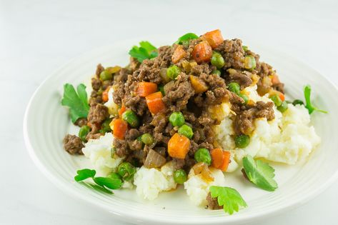 We're celebrating the luck of the Irish today with a deconstructed shepherd's pie, which makes it more doable for a weeknight dinner. Enjoy this tasty ground beef or lentils (for our veggies) saute with yogurt mashed potatoes or coconut milk mashed butternut squash (for our paleo folks). We hope it's a lucky day for you! Eggplant Lentil, Mashed Butternut Squash, Steamed Potatoes, Winter Cooking, Shepherds Pie Recipe, Cook Smarts, Corn Beef And Cabbage, Heart Food, Lentil Curry