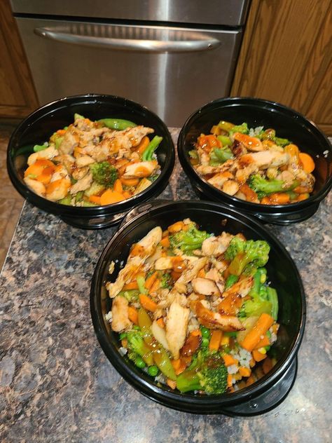 Zero point chicken stir... - Weight Watchers Recipes and Tips Zero Point Chicken, Low Calorie Sauces, Riced Veggies, Weight Watchers Chicken, Points Recipes, Fried Vegetables, Chicken Stir Fry, Stir Fry Recipes, Ww Recipes