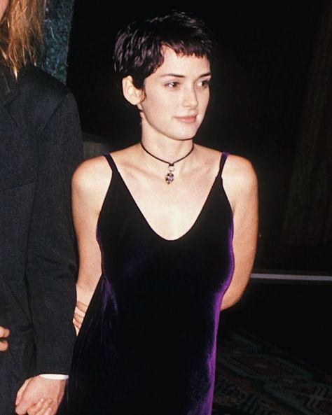 Winona Ryder Pixie Cut, Winona Ryder Hair, Fashion Through The Years, Winona Ryder 90s, Pixie Aesthetic, Winona Forever, Winona Ryder, Short Hair Styles Pixie, Look At You