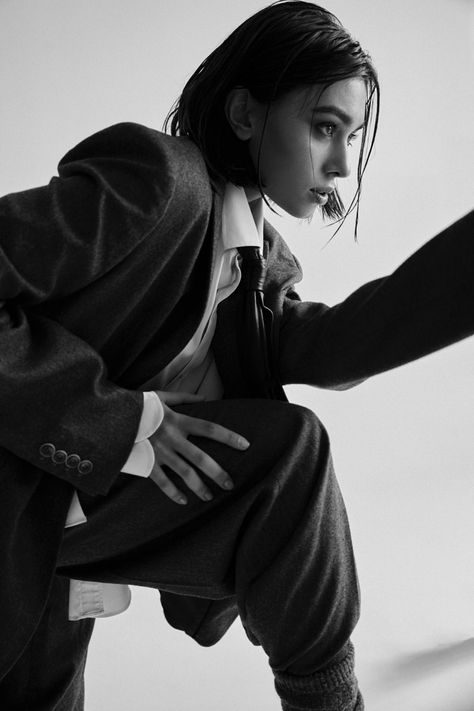 Woman In Suit, Photography Journal, Fashion Model Poses, Studio Photography Poses, Minimal Photography, Inspiration Photography, Aesthetic Inspiration, Fashion Photography Inspiration, Photo Style