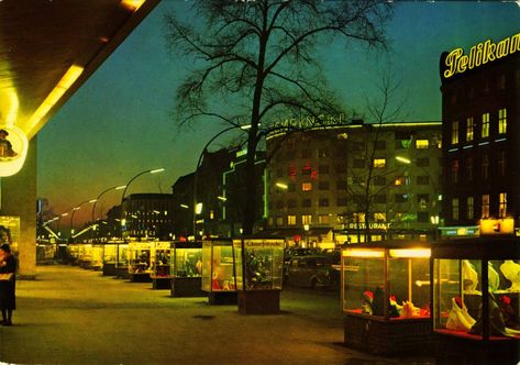 Thirty-Four Brilliant West Berlin Postcards from the 1960s and 70s - Flashbak Germany Berlin, Los Angeles Police Department, West Berlin, Berlin Wall, Royal College Of Art, Unique Photography, London Underground, I Want To Travel, Photo Postcards