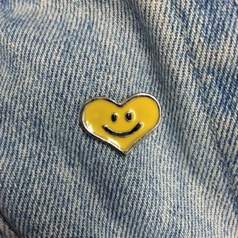 Speedcore Aesthetic, Collage Vintage, Yellow Aesthetic, Mellow Yellow, The Shape, Blue Aesthetic, Smiley Face, My Vibe, Smiley