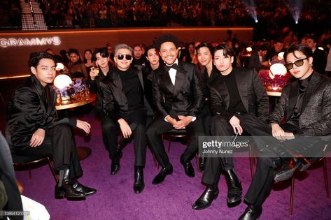 BTS PICS FOLDER 📁 on Twitter: "[📸PHOTOS] @BTS_twt with Trevor Noah at the 64th #GRAMMYs  Awards (3) [source: gettyimages]… " 2022 Grammys, Bts Interview, Bts 2022, Thread Photo, Trevor Noah, King Of The World, Bts Bulletproof, Social Butterfly, Bts Korea