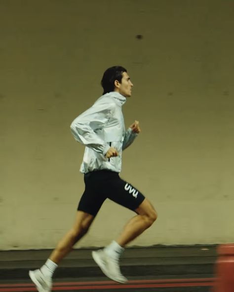 Mens Running Aesthetic, Running Man Aesthetic, Boy Running Aesthetic, Man Running Aesthetic, Running Aesthetic Men, Running Outfit Men, Running Aesthetic, Gym Design Interior, Running Photography