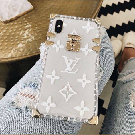 Louis Vuitton Phone Case, 2019 Wallpaper, Gold Wallpaper Iphone, Luxury Iphone Cases, Bling Phone Cases, Girly Phone Cases, Pretty Iphone Cases, Luxury Phone Case, Pretty Phone Cases