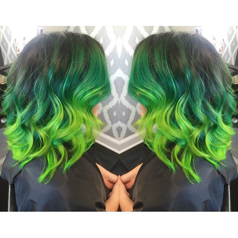 Green Balayage Short Hair, Black And Green Ombre Hair, Emerald Ombre Hair, Green Ombre Hair Blonde, Brown To Dark Green Ombre Hair, Neon Green Ombre Hair, Emerald Hair, Super Hair, Trendy Hair Color