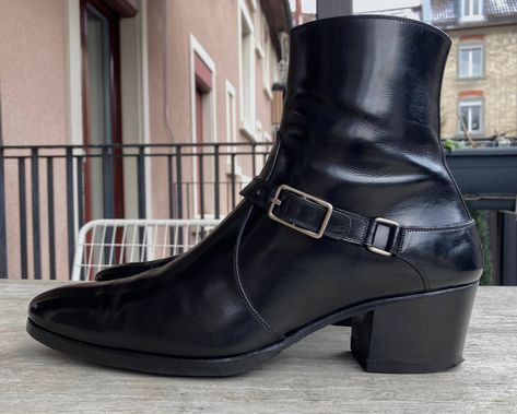 Dior FW06 Buckle 6.5 cm Cuban Heel Boots Cuban Heel Boots, Cuban Heels, Men's Footwear, Heel Boots, Out Of Style, Biker Boot, Boots Men, Shoes Mens, Going Out