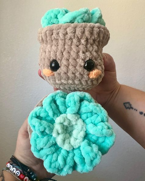 You are telling me plants can be this cute!! I love the colors and how it came out!! 🫶🏼🥰🪴 Pattern: @q.squared.crochet #crochet #crochetplant #crochetplants #crochetnosewpattern #freecrochetpattern #freecrochetpatternamigurumi #amigurumi #amigurumipatterns #amigurumiplants #crochetplushie #crochetplantpots Crochet Plant, Amigurumi Pattern, Potted Plants, Free Crochet Pattern, Amigurumi, I Love, Things To Come, Sewing, Crochet