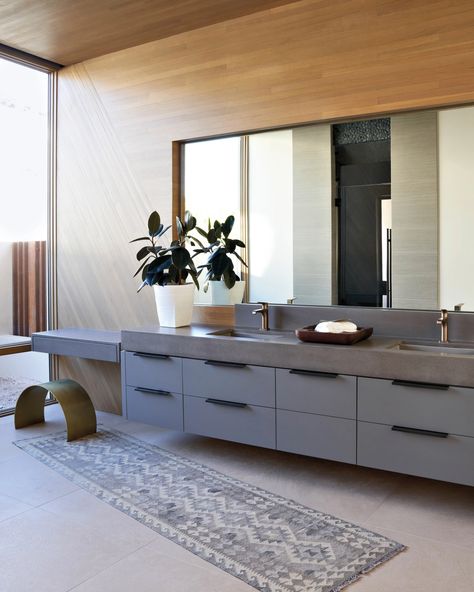 White Oak Master Bath, Oak Master Bath, Make Up Area, Luxury Bathroom Master Baths, Built In Banquette, New House Bathroom, Bathroom Cabinetry, Vanity Design, Architecture Home