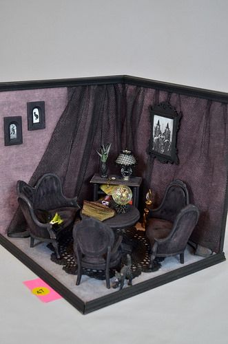 Victorian Dollhouse Miniatures Diy, Haunted Dollhouse Interior Diy, Miniature Witch Room, Seance Room, Spooky Doll House Furniture, Goth Dollhouse Miniatures, Halloween Doll House Haunted Dollhouse, Haunted House Diy, Dollhouse Halloween