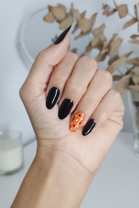 Simple nail designs Black Orange Nails, Black And Orange Nail Designs, Dot Nail Designs, Negative Space Design, Orange Nail Designs, Orange Nail, Orange Dots, Dots Nails, Manicure Ideas