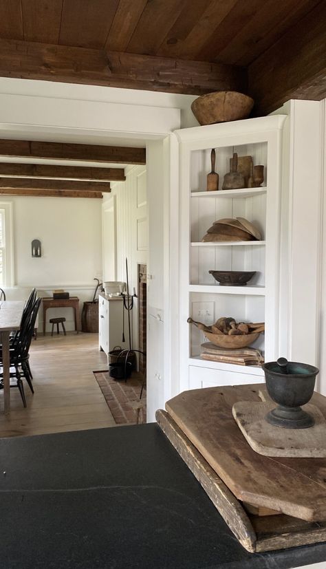 My Mom’s Style – Megan Miller Traditional American House, Colonial Farmhouse Decor, Megan Miller, New England Farmhouse, Colonial Kitchen, Colonial Farmhouse, Primitive Homes, Shaker Style Kitchens, Hearth Room