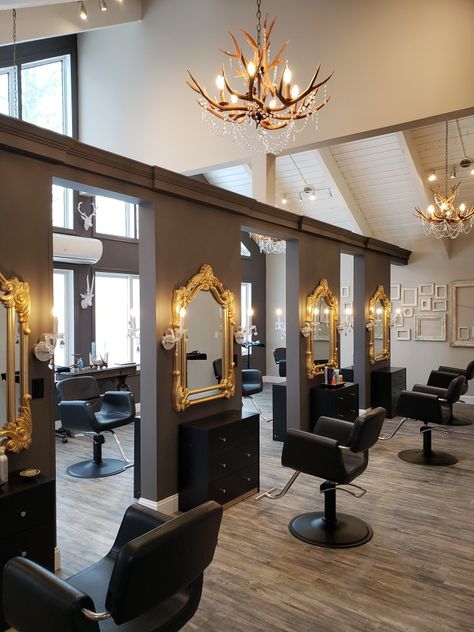 A beautiful hair salon featuring details such as:  faux taxidermy, gold and guilded mirrors, picture frame walls, and chandeliers of elk horn and crystal. Hair Salon Wash Station Ideas, Gothic Hair Salon Decor, Hair Salon Lighting, Beauty Salon Interior Luxury, Hair Salon Ideas, Luxury Houses Kitchen, Makeup Studio Decor, Beauty Room Salon, Hair Salon Business