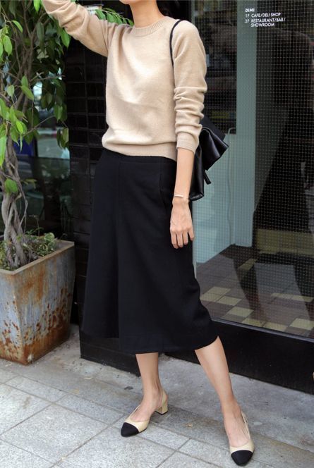 How To Wear Culottes, Black Culottes, Fashion Gone Rouge, Chique Outfits, Mode Inspo, 가을 패션, Knit Outfit, Looks Style, Mode Inspiration