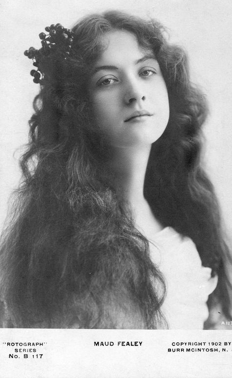 Maude Fealy, Victory Rolls, Isabella Rossellini, Silent Film Stars, Old Photography, Gibson Girl, Photo Vintage, Vintage Portraits, Silent Film