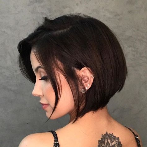 Hair Inspiration Short, Layered Bob Hairstyles, Hairdos For Short Hair, Bob Hairstyles For Fine Hair, Shot Hair Styles, Short Bob Haircuts, Short Hair Haircuts, Hair Dos, Bobs Haircuts