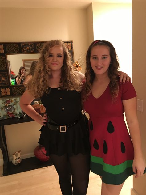 DIY watermelon Halloween costume. Watermelon Diy Costume, Halloween Fruit Costumes, Fruit Halloween Costumes Diy, Easy Fruit Costumes, Watermelon Halloween, Watermelon Costume, Carnival Costumes, Halloween Costume, Watermelon