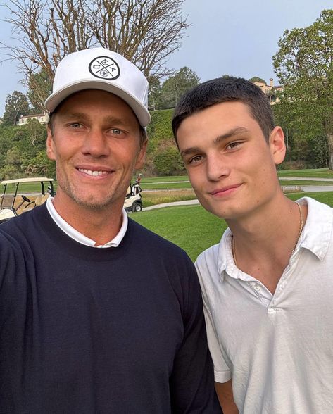 Tom Brady posts birthday tribute to son Jack, and people can't believe how tall Jack is Tom Brady Son, Jack Benjamin, Tom Brady Kids, Bridget Moynahan, England Sports, The Brady Bunch, Instagram Family, Gisele Bündchen, Gisele Bundchen