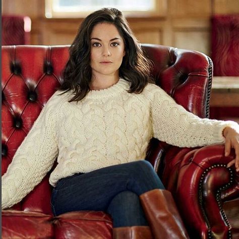 Sarah Sarah Greene, Deep Winter Palette, Black Princess, Red Bodysuit, Style Cardigan, Chunky Sweater, Pretty Face, Strong Women, Actors & Actresses