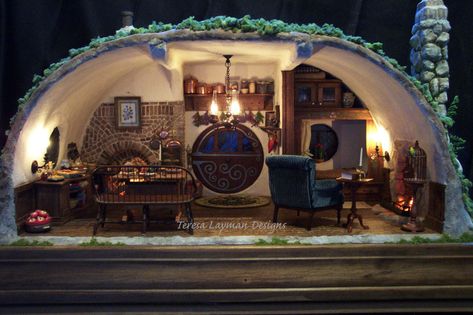 Pippin Lodge, A Hobbit House - Necessary Wonderfulness Frogmorton Studios, Hobbit Houses Diy, Hobbit House Interior, Casa Hobbit, Earth Sheltered, Hobbit Hole, Hobbit House, Tiny World, Chicken House