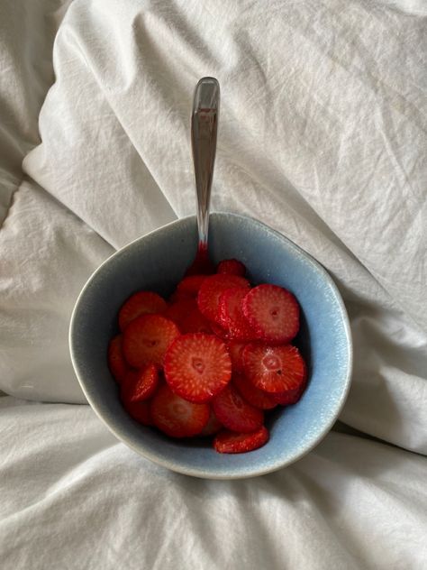 Bowl of strawberries ❤️ Bowl Of Strawberries, Strawberry Bowl, Morning Aesthetic, Yummy Foods, Sunday Morning, Small Bowls, Strawberries, Bowl, Collage