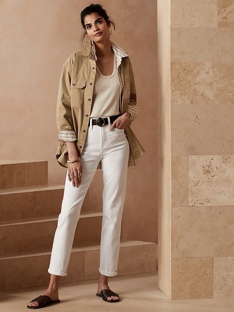 White Jeans Office Outfit Summer, Long White Jeans Outfit, Arizona Work Outfits, Ivory Denim Jeans Outfit, Cream On Cream Outfit, Cream Denim Jeans Outfit, Spring California Outfits, Beige Jeans Outfit Summer, Creme Jeans Outfit