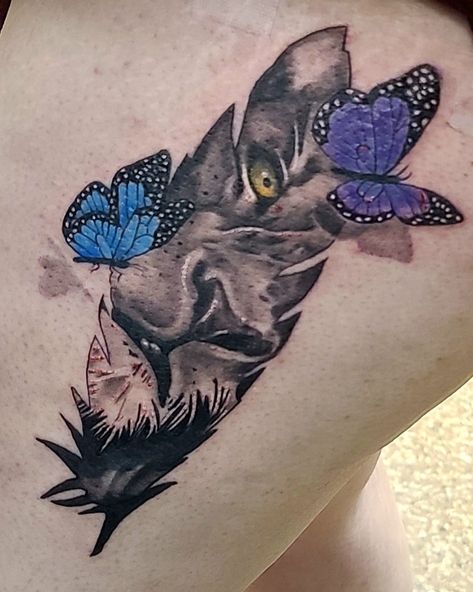 A feather with the half-face of a lion and 3D butterflies 🦋 Half A Butterfly, Feather Butterfly, Butterflies Tattoo, 3d Butterfly Tattoo, Lioness Tattoo, Pisces Tattoos, Tattoo Butterfly, Butterfly Tattoos, Half Face