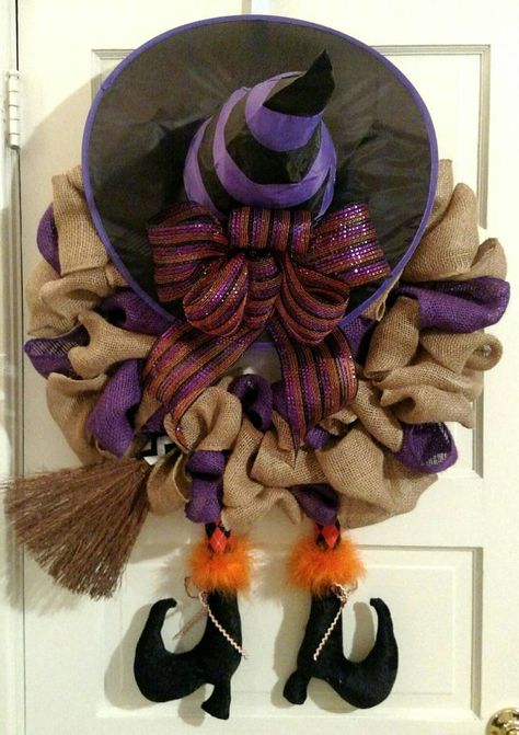 Check out this item in my Etsy shop https://www.etsy.com/listing/252790771/witch-crashed-into-door-halloween-burlap Marcos Halloween, Halloween Decorations Wreaths, Burlap Halloween, Wreaths Design, Dekorasi Halloween, Burlap Wreath Tutorial, Halloween Witch Wreath, Halloween Mesh Wreaths, Burlap Wreath Diy