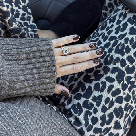 These polka dots!!!🤎 #nails #polkadotnails #fallnails #fallnailinspo #nailinspo #brownnails Brown And White Polka Dot Nails, White Polka Dot Nails, Polka Dots Nails, Slay Nails, Dot Nails, Nail Goals, Polka Dot Nails, Brown Polka Dots, Nails White