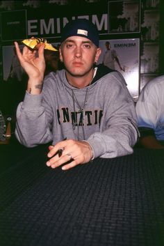 Eminem Wallpapers Aesthetic, Eminem Aesthetic, Eminem Wallpapers, Eminem Photos, Eminem Rap, Slim Shady, Eminem, Old School, Rap