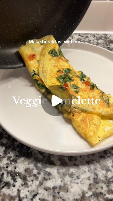 Dani Mathews on Instagram: "Here’s a recipe for a veggie omelette 💚

- 1/2 tbsp butter
- handful spinach
- diced red pepper
- diced zucchini 
- 2 tbsp shredded Colby Jack 
- 1/2 avocado
- 2 eggs
- salt & pepper
- hot sauce 

On a pan set to medium heat, melt butter and sauté zucchini and red peppers 3-4min, add spinach & cook until wilted. Add eggs and turn heat to low. Add salt, pepper and cheese. Let it cook slowly, fold and serve. Top with avocado and hot sauce. 

#omelette #breakfast #healthybreakfast #healthyrecipes #recipereels | Easy, healthy breakfast idea, gluten free, low carb, high protein, omelet, eggwrap, veggie" Breakfast Omelette Ideas, Sauté Zucchini, Spinach Omelette Recipe, Omelette Breakfast, Spinach Omelette, Healthy Breakfast Idea, Breakfast Omelette, Low Carb High Protein, Eggs In Peppers