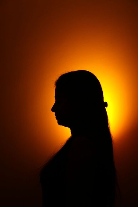 This is backlight photography Flat Light Photography, Light And Shade Photography, Dramatic Lighting Art, Backlighting Photography, Futuristic Society, Silhouette Lighting, Shade Photography, Backlit Photography, Negative Space Photography