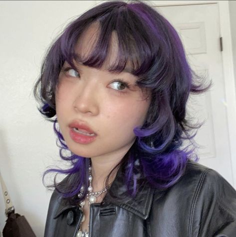 Purple Mullet Hair, Purple Wolfcut, Purple Hair Mullet, Purple Mullet, Purple Hair Streaks, Change Hair, Hair Color Streaks, Hair Streaks, Hair Stylies