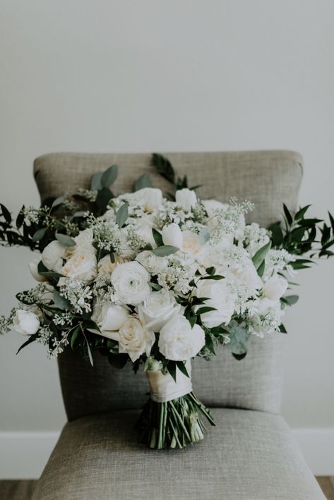 Nye Wedding Bridal Bouquet, White And Green Wedding Bouquet Fall, White Bridal Rose Bouquet, Boho White Rose Bouquet, Flower Boquettes Bride, Eucalyptus Wedding Flowers Bouquet, Moss Green And Cream Wedding, Sage Bride Bouquet, Ivory And Greenery Bouquet