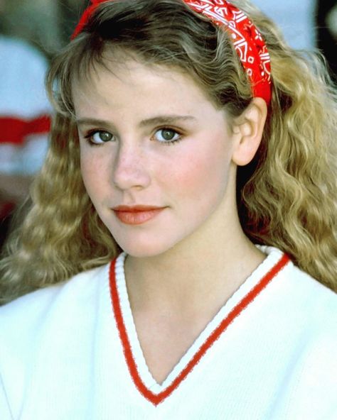 Brooklyn Beck on Instagram: “Amanda Peterson is literally so beautiful, and Can’t Buy Me Love was SO GOOD! #cantbuymelove #amandapeterson” Amanda Peterson 80s, 80s Female Face Claims, 80s Face Claims, 1980s Hairstyles, Ellie Core, Amanda Peterson, 80s Things, Can't Buy Me Love, Female Faces