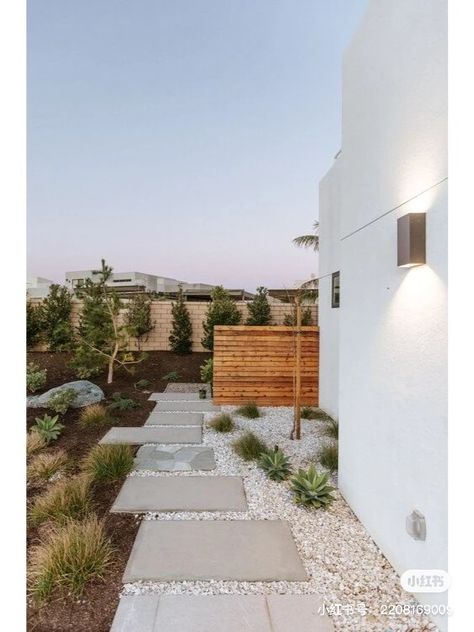 Modern Backyard Plants, Front Yard Boho Landscaping, Desert Inspired Backyard, Boho Modern Outdoor Space, Decorative Landscape Rock, Simplistic Landscaping, Duplex Landscaping, Landscape Rock Ideas, Walkway Pavers Ideas