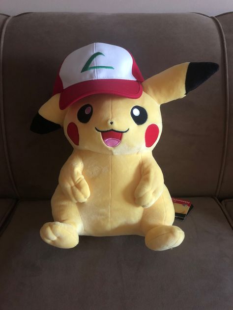 Giant Pikachu Plush! 2017 Pokémon Center USA Giant Plushies, Pokemon Plushies, Yummy World, Giant Plush, Pikachu Plush, Pokemon Gifts, Pokemon Collection, My Pokemon, Profile Pictures