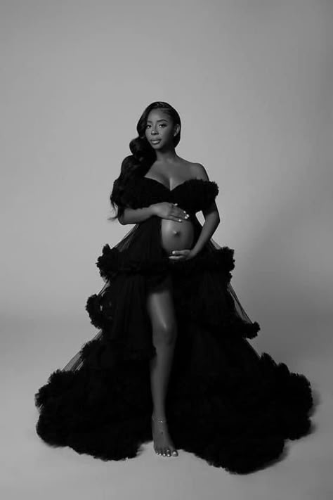 Black Themed Maternity Shoot, Ruffle Dress Maternity Photos, Black Women Maternity Shoot Photo Ideas, Studio Maternity Shoot Black Woman, Maternity Photoshoot Black Women, Maternity Photography Black Women, All Black Maternity Shoot, Maternity Photo Shoot Ideas Black Women, Maternity Photo Shoot Ideas Studio