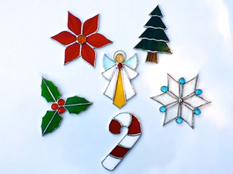 Easy Stained Glass Christmas Ornaments, Christmas Stained Glass Ornaments, Stained Glass Ornaments Patterns, Christmas Stained Glass Ideas, Stained Glass Christmas Patterns, Christmas Stained Glass Patterns, Stain Glass Christmas, Stained Glass Christmas Ornaments, Christmas Stained Glass