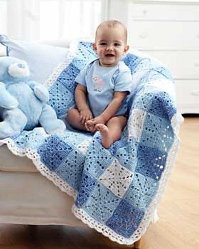 [Free Pattern] You Will Certainly Impress Any New Mama With This Gorgeous Granny Square Baby Blanket - Knit And Crochet Daily Gingham Blanket, Granny Square Häkelanleitung, Baby Blanket Crochet Pattern Easy, Easy Crochet Baby Blanket, Crocheted Blanket, Crochet Blanket Afghan, Easy Crochet Baby, Baby Afghan Crochet, Boy Blankets